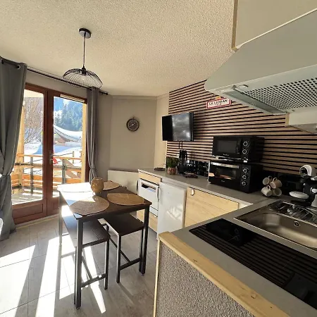 Apartman Au Pied Des Pistes Avec Acces Prive Par Son Balcon Laveissière